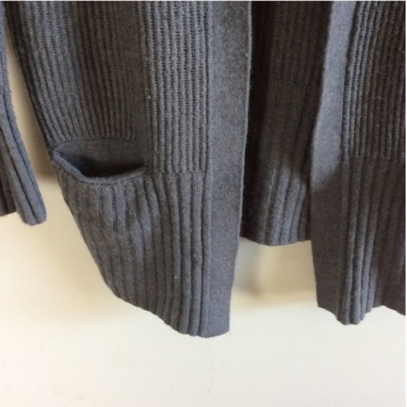 Aritzia Tulula Cashmere blend cardigan - Picture 3 of 8